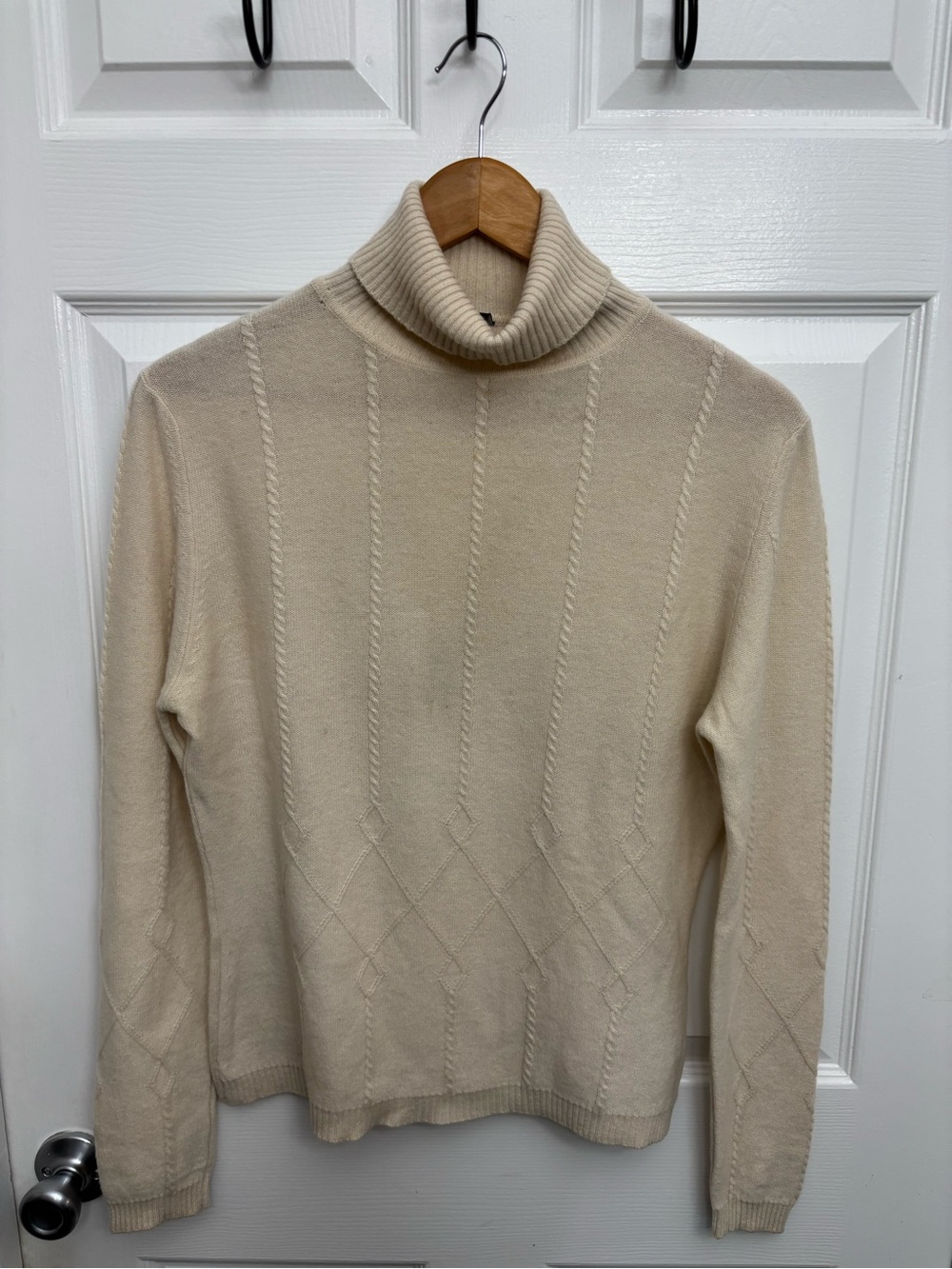 Venini Cream Cable Knit 100% Cashmere Old Money Quiet Luxury Turtleneck Sweater